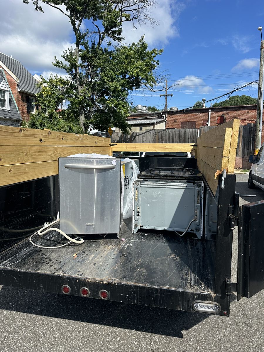 Dishwasher and stove loaded for removal and disposal — Arlington, VA
